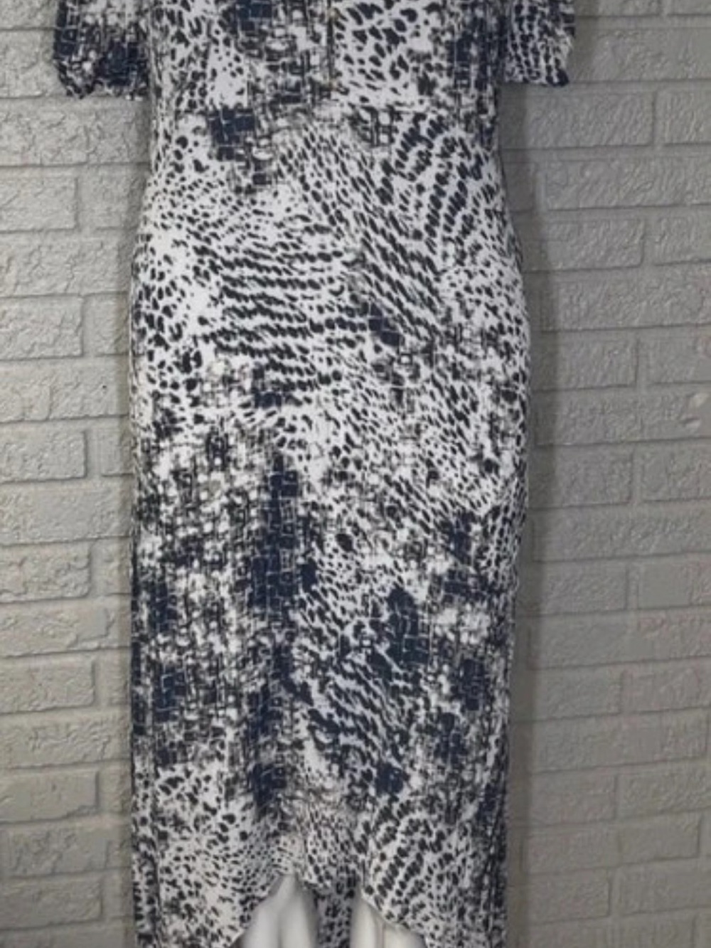 Express Black & White Patterned Pencil Skirt